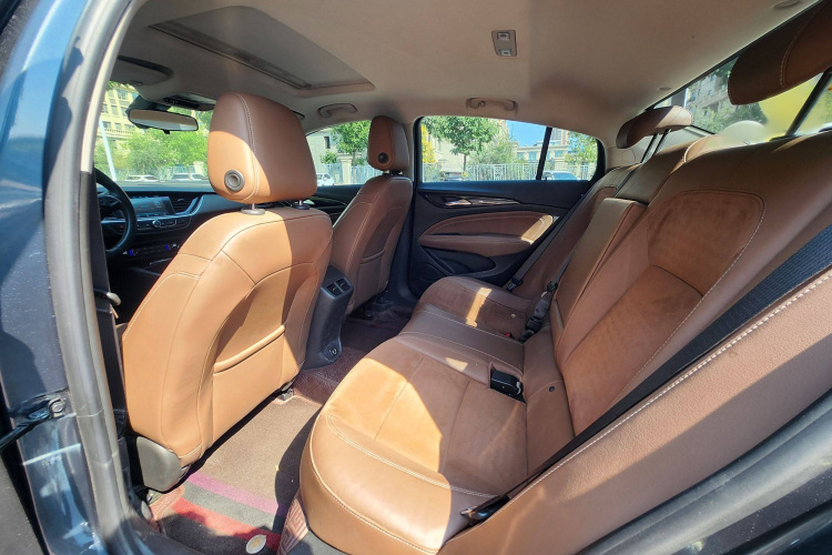 别克 君威 2019款 20T 精英型 国VI中控内饰7003