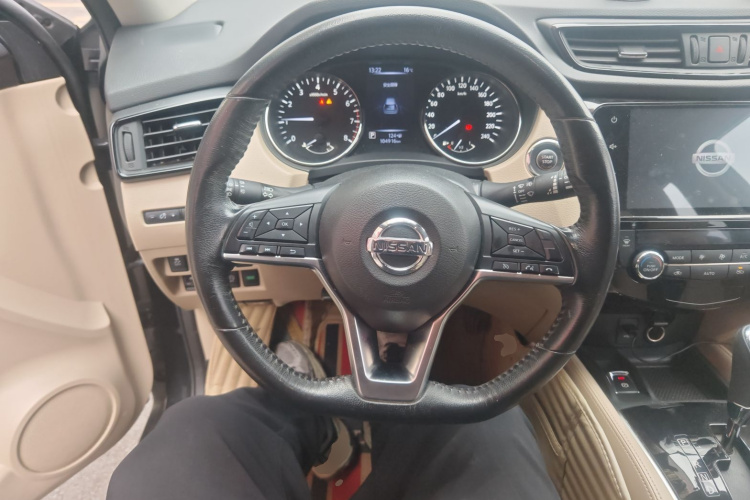 日产 奇骏 2019款 2.0L CVT智联舒适版 2WD局部细节13