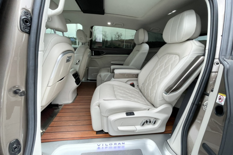 大众 威然 2022款 380TSI 尊贵版中控内饰7002