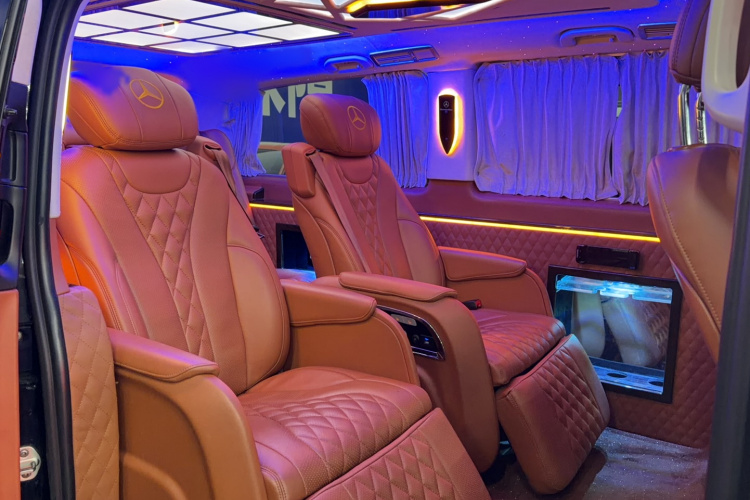 奔驰 威霆 2018款 2.0T 精英版 7座 国V中控内饰7003