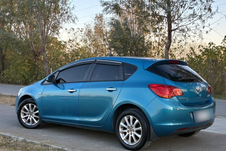 别克 英朗 2013款 XT 1.6L 自动时尚版车身外观6004