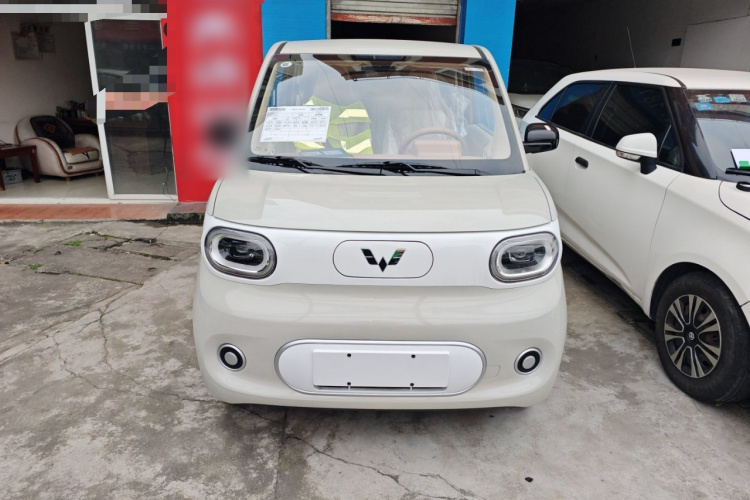 五菱汽车 宏光MINIEV 2024款 第三代 215km 青春版车身外观2