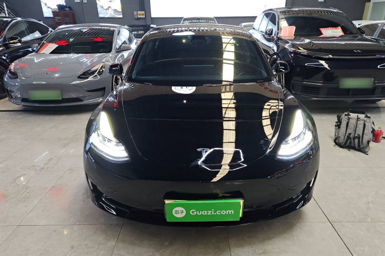 特斯拉 Model 3 2022款 后轮驱动版车身外观2