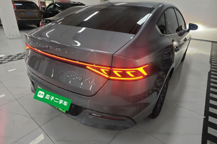 比亚迪 秦PLUS 2024款 荣耀版 DM-i 55KM领先型车身外观7