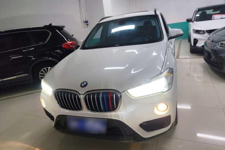 宝马X1 2016款 sDrive18Li 时尚型车身外观2