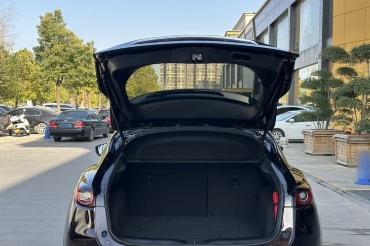 马自达CX-4 2021款 2.0L 自动两驱蓝天活力版车身外观6006