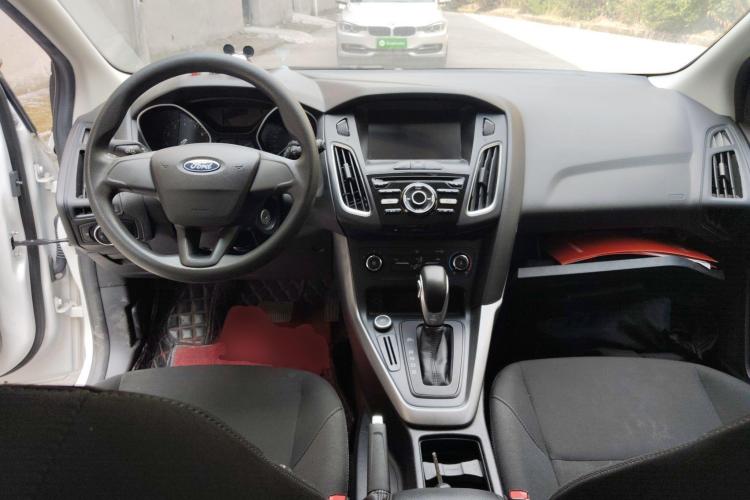 福特 福克斯 2018款 两厢经典 1.6L 自动舒适型智行版中控内饰12