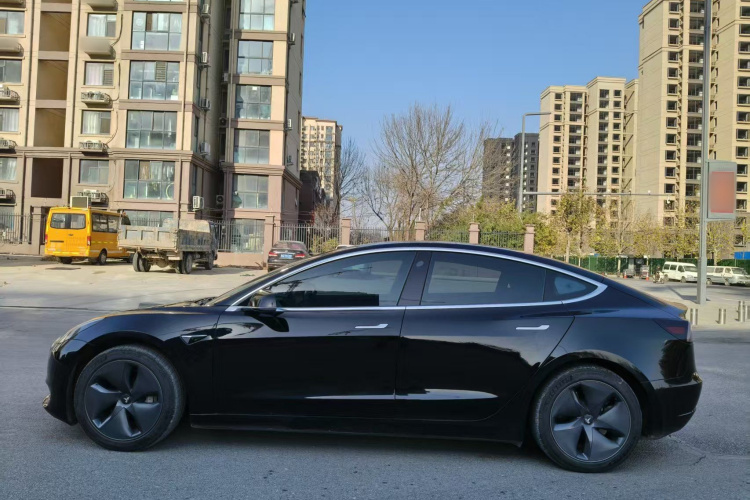 特斯拉 Model 3 2020款 改款 标准续航后驱升级版车身外观6006