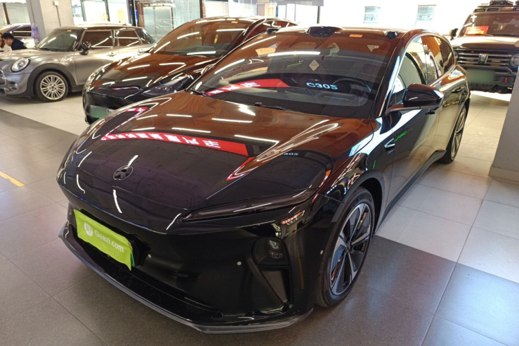 蔚来ET5T 2023款 75kWh Touring车身外观1