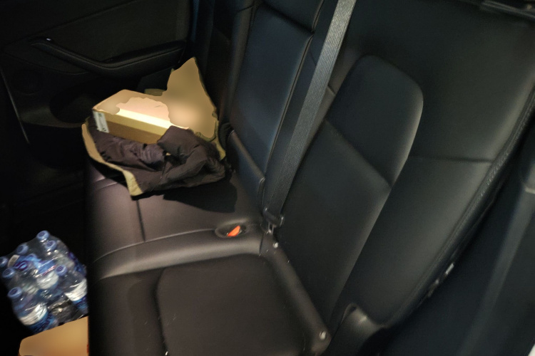 特斯拉 Model Y 2022款 长续航全轮驱动版中控内饰21