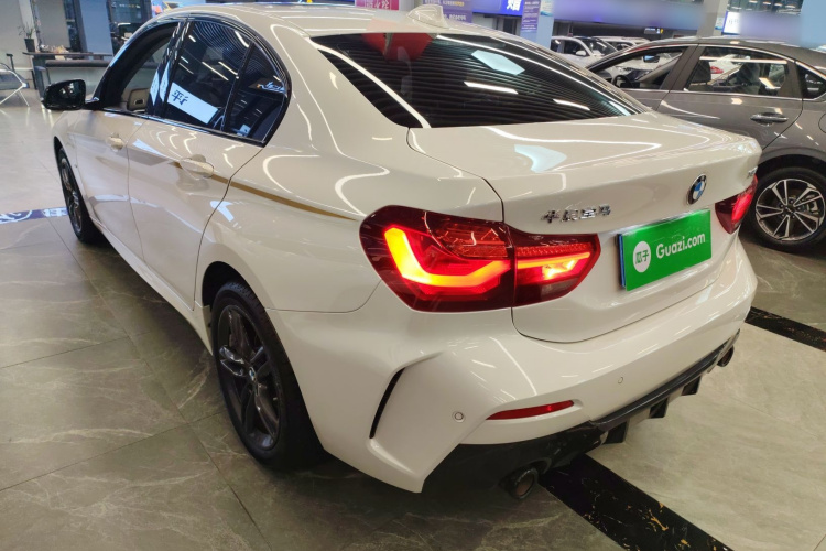 宝马1系 2023款 120i M运动曜熠版车身外观6003