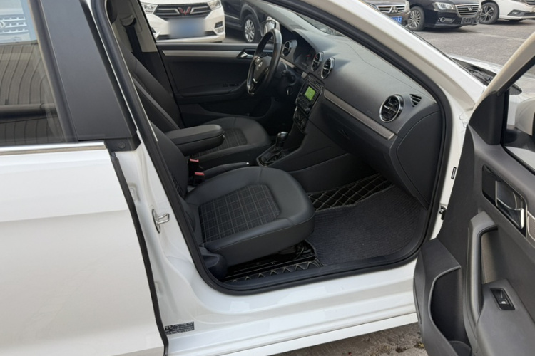 大众 捷达 2017款 1.5L 自动舒适型中控内饰7008