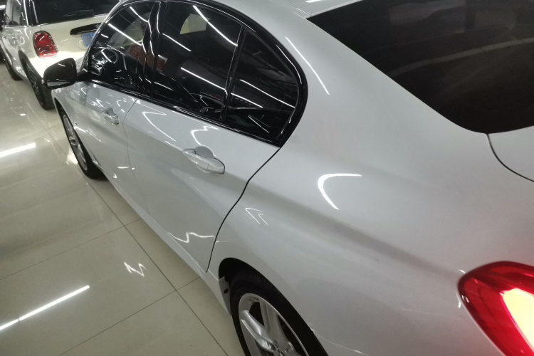 宝马1系 2021款 120i M运动曜夜版车身外观4