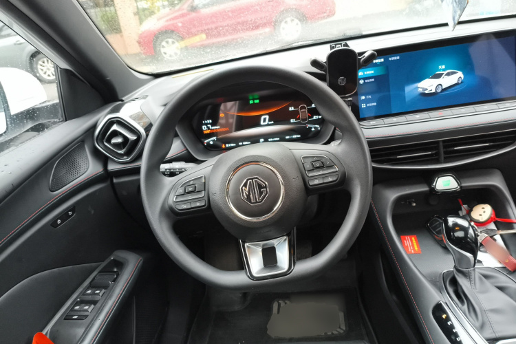 名爵 MG5 2025款 180DVVT 全球豪华版中控内饰13