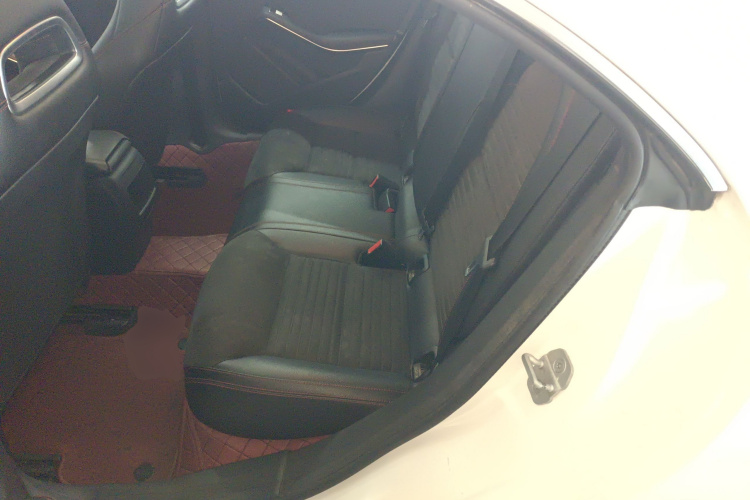 奔驰CLA 2016款 CLA 220 4MATIC中控内饰7004