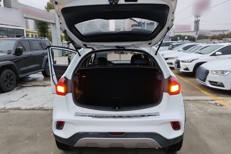 吉利汽车 远景X3 2017款 1.5L 自动尊贵型机舱底盘23