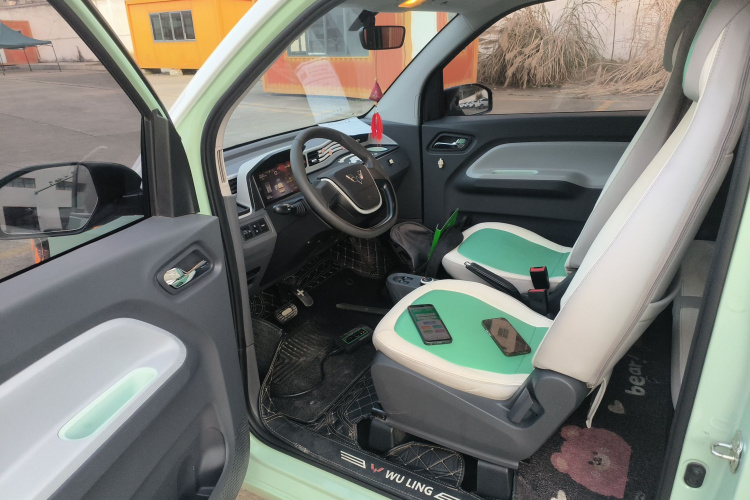 五菱汽车 宏光MINIEV 2022款 马卡龙臻享款 磷酸铁锂中控内饰7003