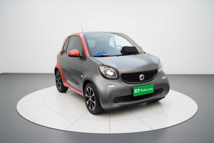 smart fortwo 2015款 1.0L 52千瓦硬顶激情版车身外观3