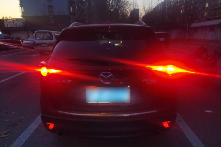 马自达CX-5 2015款 2.5L 自动四驱旗舰型车身外观6