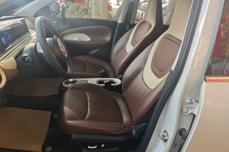 五菱汽车 五菱缤果 2023款 333km 灵犀互联款中控内饰19