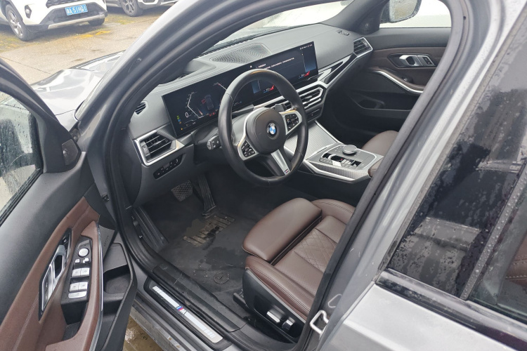 宝马3系 2023款 330i M运动曜夜套装局部细节19