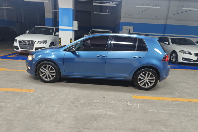 大众 高尔夫 2017款 230TSI 自动豪华百万辆纪念版车身外观4