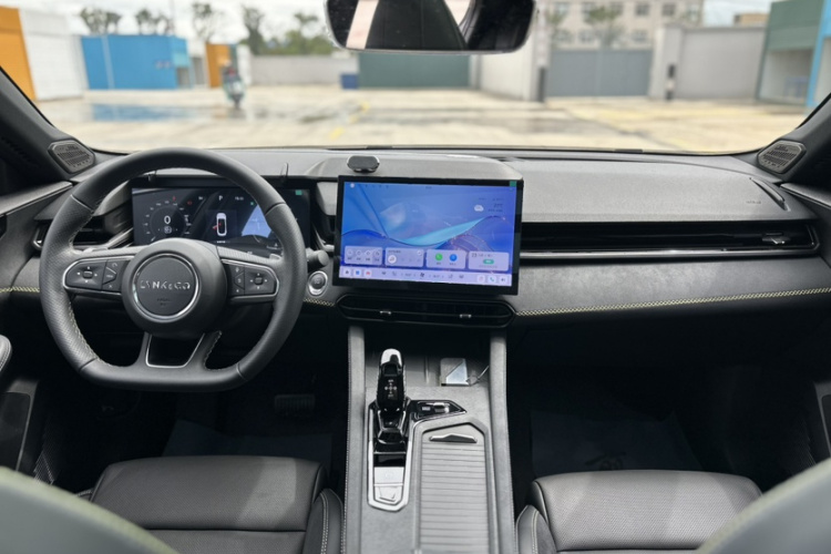 领克03 2023款 2.0TD DCT劲Pro中控内饰7004