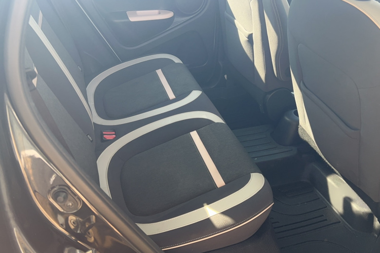 欧拉黑猫 2022款 405km 长续航型 三元锂中控内饰7003