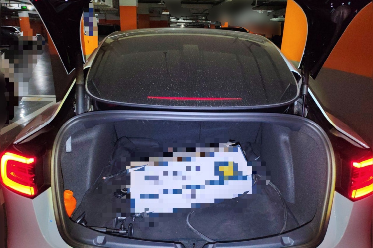 特斯拉 Model 3 2022款 后轮驱动版中控内饰23