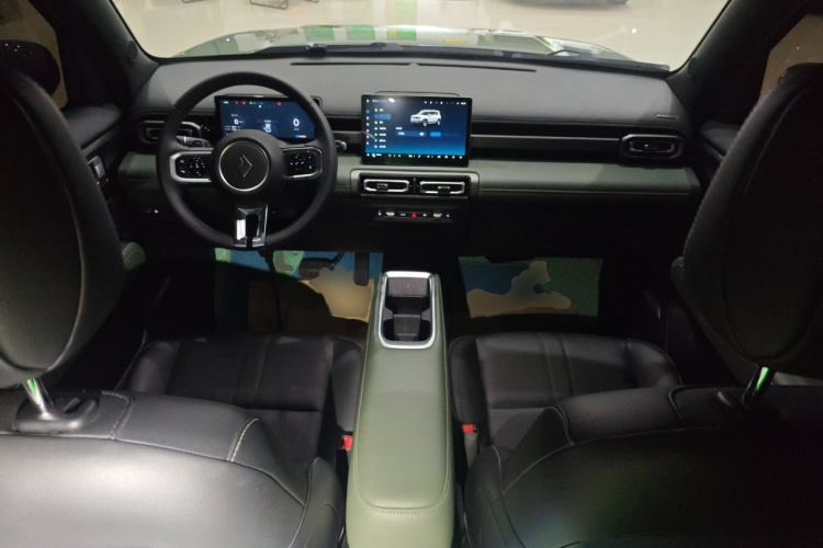 宝骏悦也Plus 2024款 智尊版 4座中控内饰12