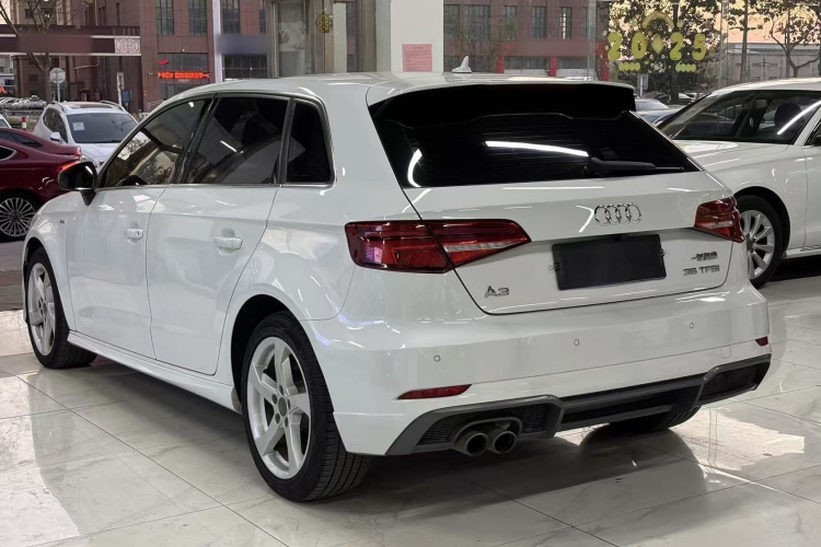 奥迪A3 2018款 30周年年型 Sportback 35 TFSI 时尚型车身外观6005