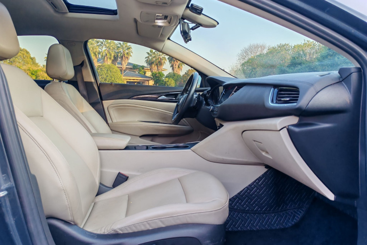 别克 君威 2020款 552T 精英型中控内饰7003