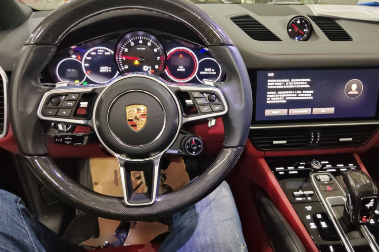 保时捷 2023款 Cayenne 3.0T 铂金版中控内饰7002