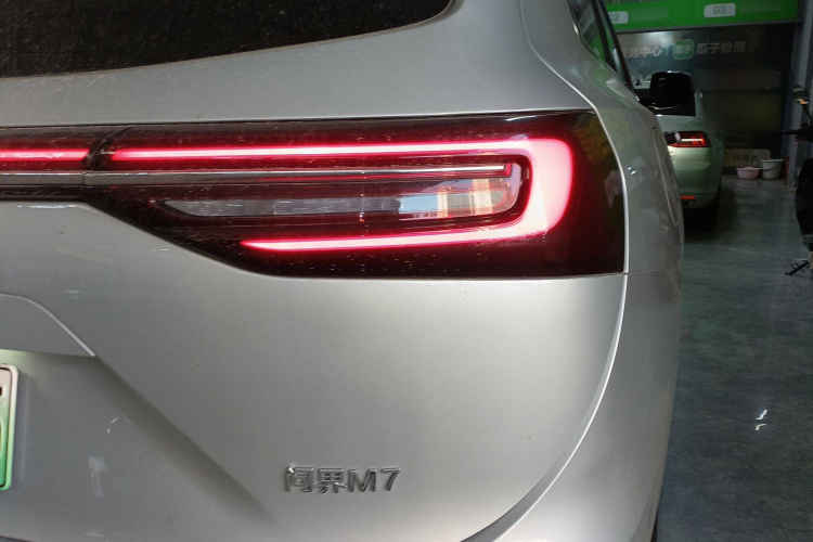 鸿蒙智行 问界M7 2024款 1.5T 后驱Plus版 5座车身外观9