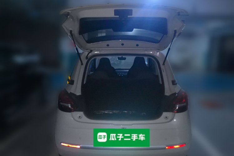 五菱汽车 五菱缤果 2023款 203km 轻享款局部细节23