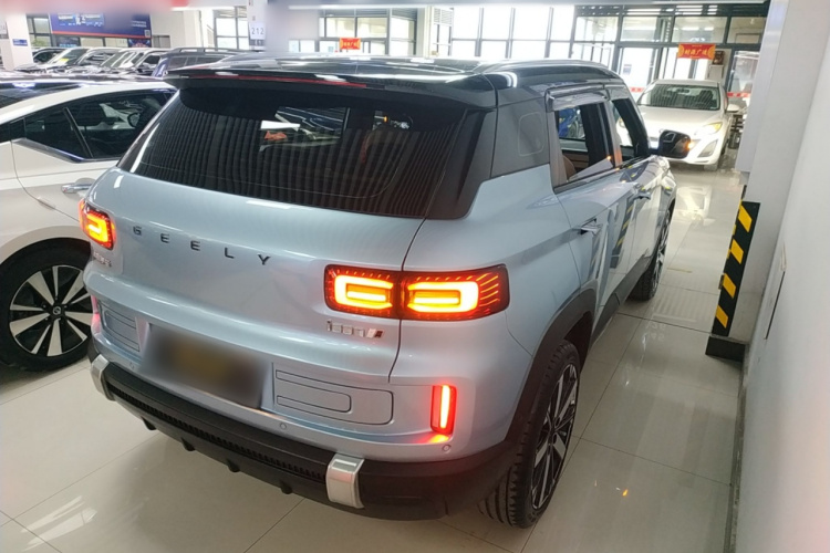 吉利汽车 吉利icon 2023款 1.5TD 巧克力醇臻版车身外观7