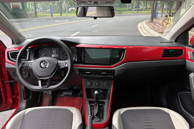 大众 Polo 2019款 Plus 1.5L 自动全景乐享版中控内饰7004