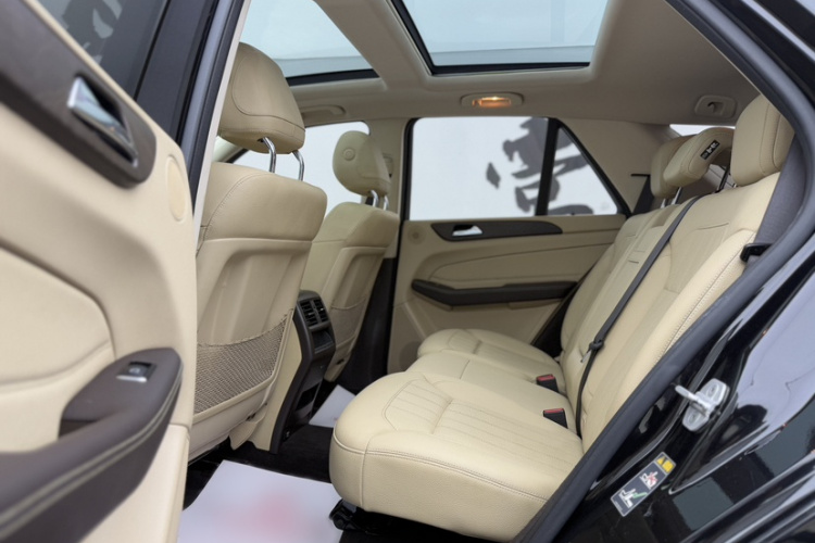 奔驰GLE 2015款 GLE 400 4MATIC中控内饰7002