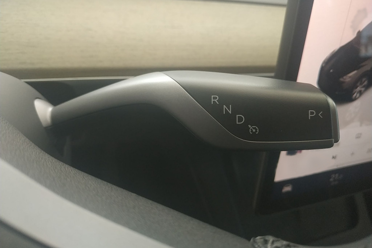 特斯拉 Model Y 2023款 长续航全轮驱动版局部细节18