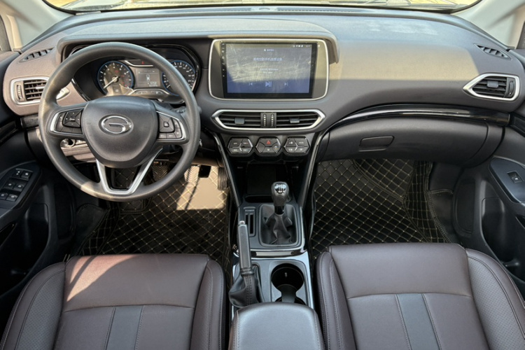 广汽传祺 传祺GS4 2018款 235T 手动两驱精英版中控内饰7002