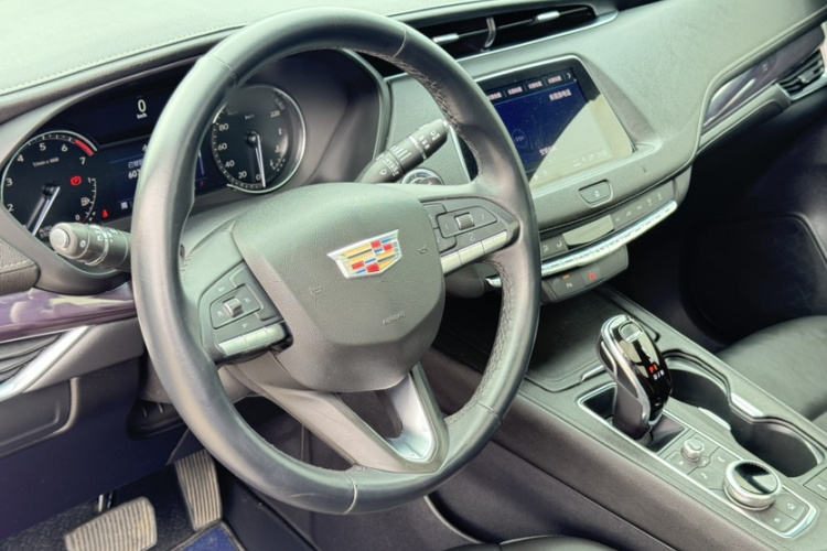 凯迪拉克XT4 2021款 28T 两驱技术型中控内饰7003