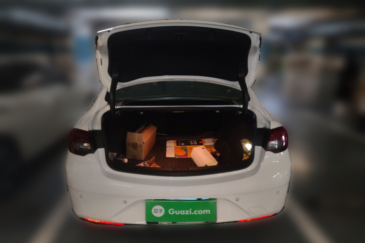 别克 君威 2019款 20T 精英型 国VI中控内饰23