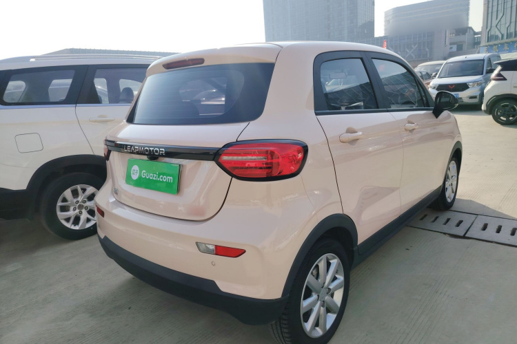 零跑汽车 零跑T03 2022款 琥珀版车身外观7