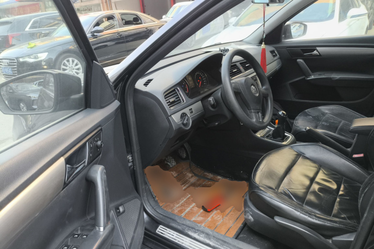 大众 朗逸 2013款 改款经典 1.6L 手动舒适版中控内饰20