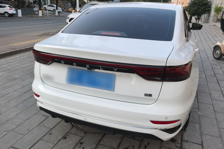 吉利汽车 帝豪 2023款 第4代冠军版 1.5L CVT尊贵型车身外观6004