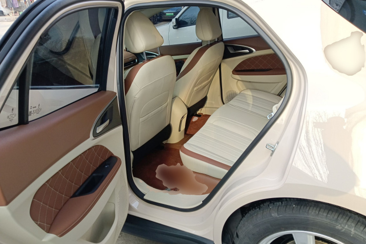 欧拉好猫 2025款 430km 尊荣型中控内饰7004