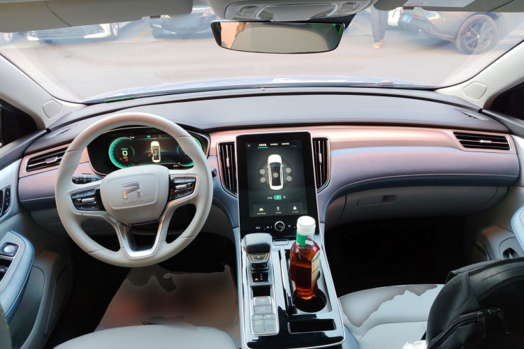 飞凡汽车 飞凡ER6 2020款 620km 智享版中控内饰12