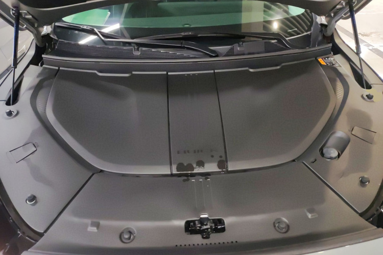 别克E5 2023款 臻享标准续航版机舱底盘24