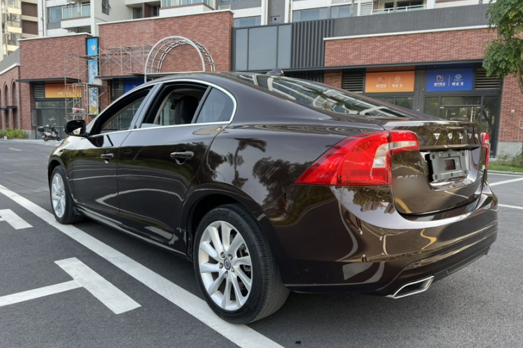沃尔沃S60 2018款 S60L T3 智进版车身外观6003