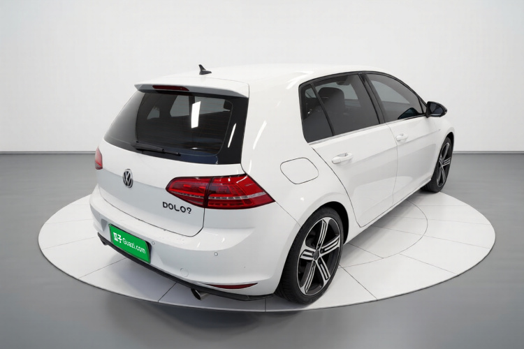 大众 高尔夫 2016款 230TSI 自动舒适型车身外观7